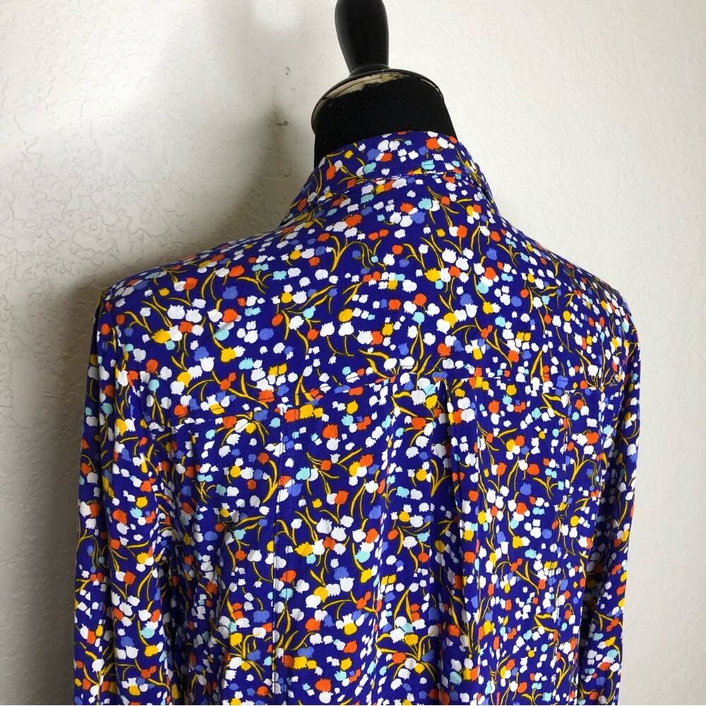 Conversations by Anthropologie blue tulip print button down top size 6 - Picture 8 of 13